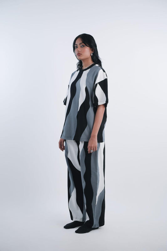 BOGSILA BLACK WAVY T-SHIRT