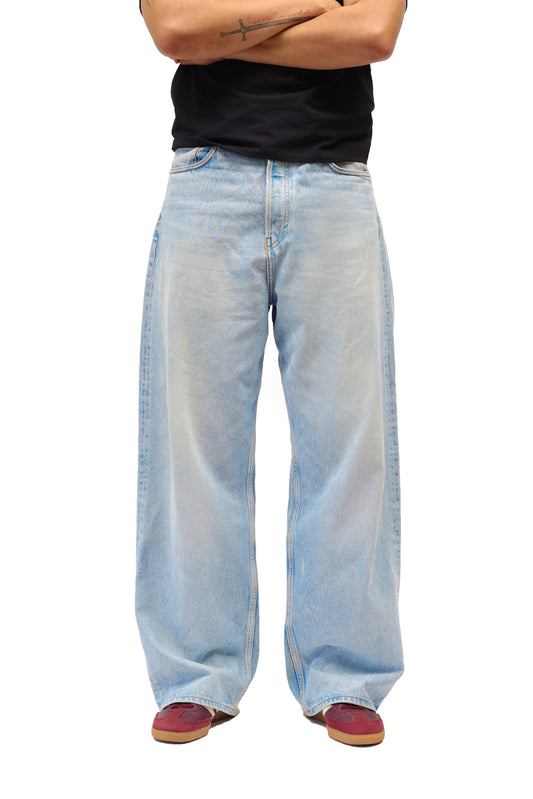 RELAXED STRAIGHT FIT JEANS